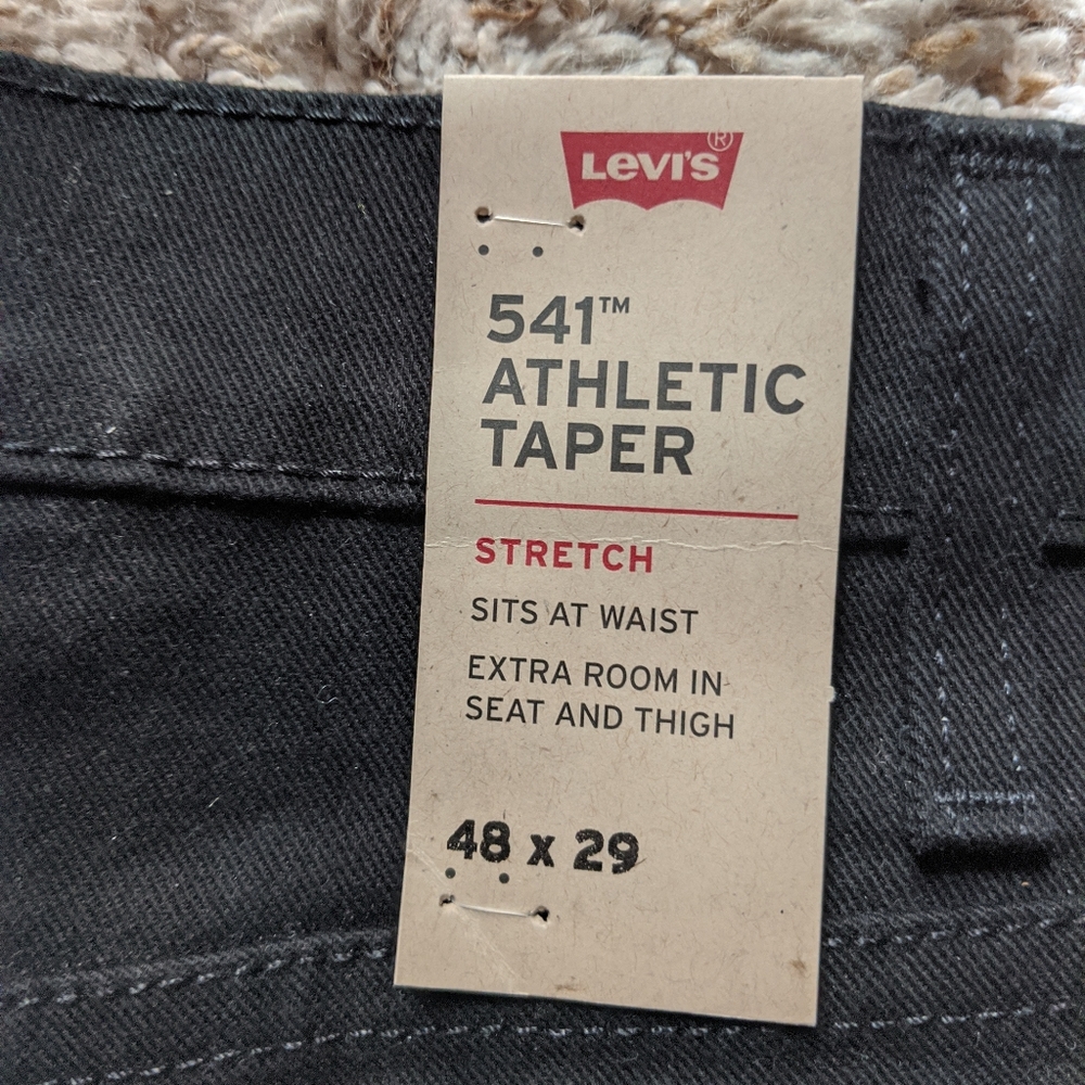 Men's Levi's 541 athletic taper jeans. Size 48x29
